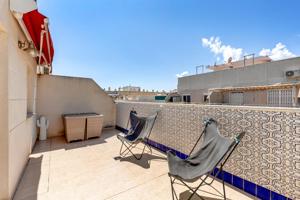 ÁTICO CON ORIENTACIÓN SUR CON GARAJE Y TRASTERO EN TORREVIEJA photo 0