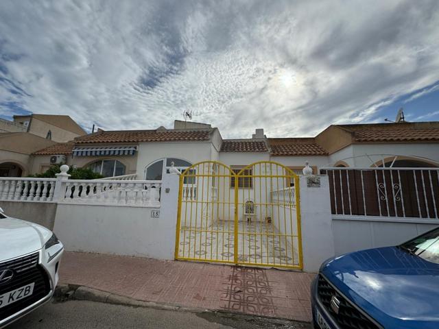 Casa con licencia turística, solárium privado y piscina comunitaria photo 0