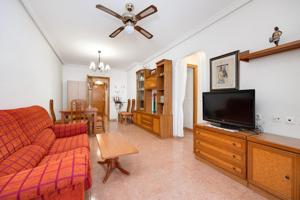 Apartamento de dos dormitorios a 300 metros de la playa photo 0