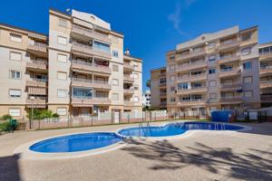 Apartamento de 2 dormitorios en residencial con piscina, en Torrevieja photo 0