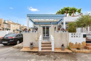 Bungalow en San Luis photo 0