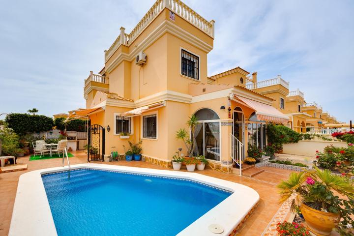 PRECIOSO CHALET CON PISCINA PRIVADA Y ENTRADA DE COCHE EN LO CRISPIN, CERCA DE LAS PLAYAS DE TORREVIEJA Y GUARDAMAR photo 0