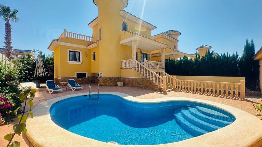 CHALET INDEPENDIENTE CON PISCINA EN ORIHUELA COSTA photo 0