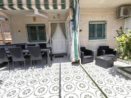 A la venta dúplex con Licencia de Alquiler Turístico vigente en Los Altos Manzana III, Torrevieja, Alicante photo 0