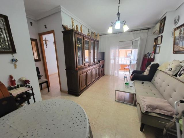 Gran oportunidad! Apartamento, 2 dormitorios, 1 baño, cerca Centro Ciudad y Parque de Las Naciones photo 0