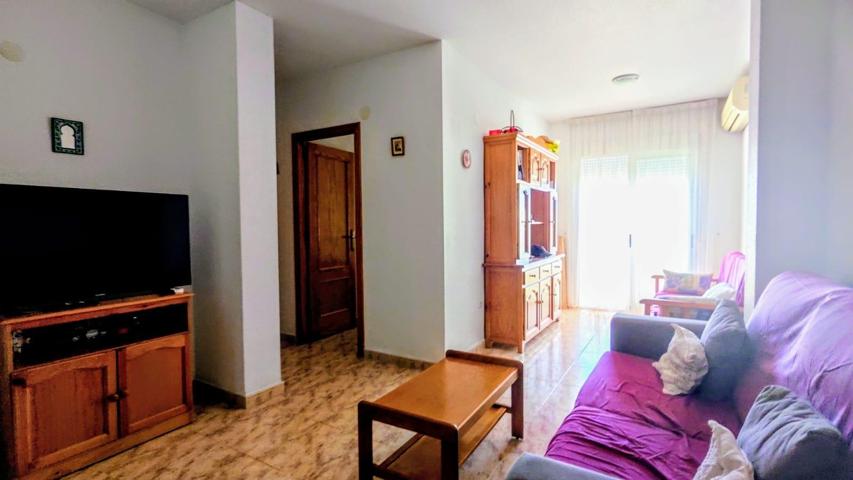 Encantador apartamento ático de 2 dormitorios y piscina comunitaria en ubicación privilegiada photo 0