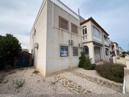 Bungalow Esquina en Planta Baja con Amplia Terraza y Acceso a Servicios photo 0