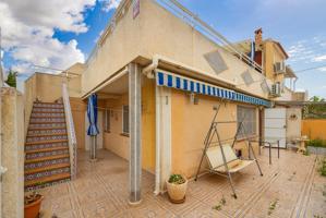 Adosado en venta en Torrevieja photo 0
