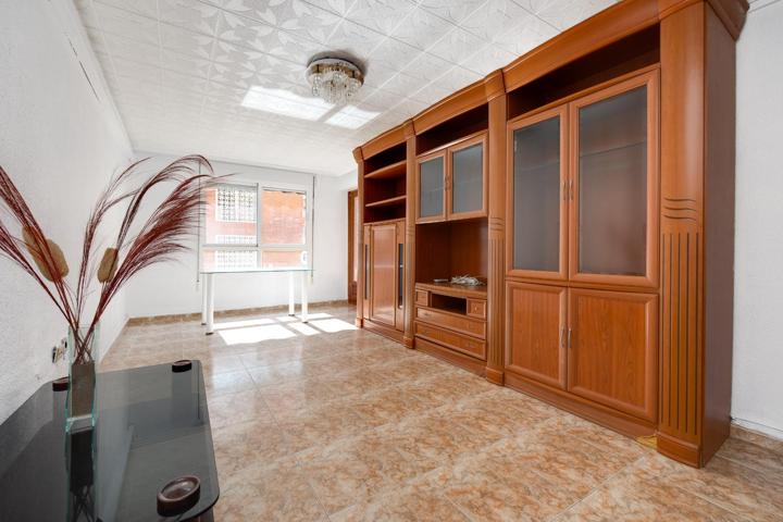 Apartamento de tres dormitorios con garaje incluido en el Acequión photo 0