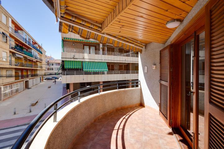 Apartamento de tres dormitorios a 100 metros de la playa del acequión photo 0