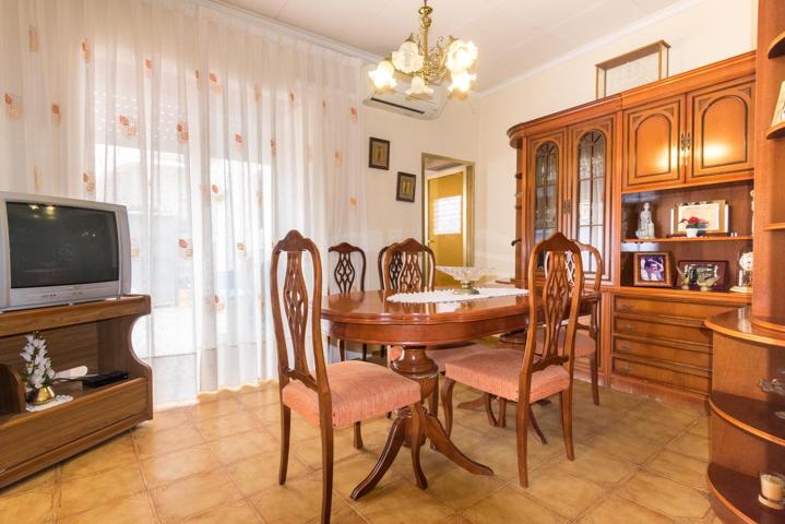 Casa de pueblo en el centro de Torrevieja photo 0