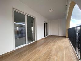 Ático a la venta con piscina comunitaria en Torrevieja photo 0