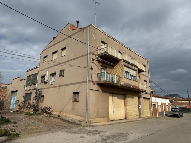 Casa De Pueblo En venta en Cataluna, Alfarras photo 0