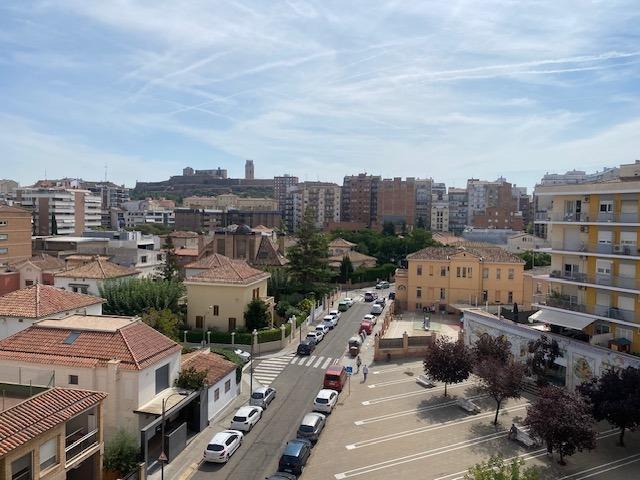 Amplio Piso en Paseig de Ronda, Lleida - Oportunidad Única photo 0