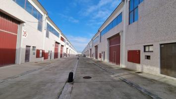 Nave industrial en venta en Calle Acebo (Polígono Industrial Empresarium) photo 0