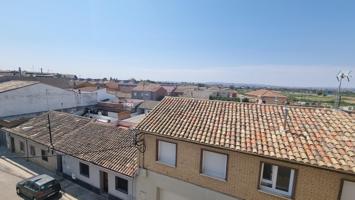 Se vende estupendo piso en la zona de Montañana photo 0
