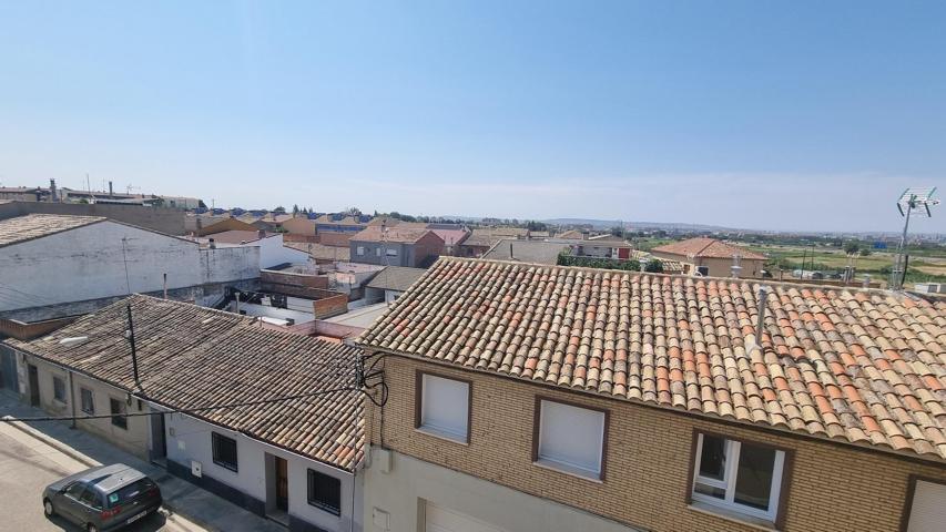 Se vende estupendo piso en la zona de Montañana photo 0