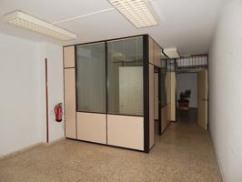 ETXEA alquila oficina de 68 m2 en Azpilagaña photo 0