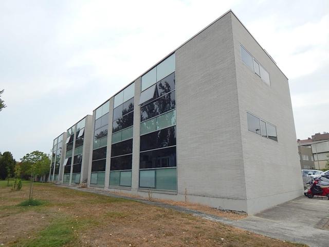 ETXEA, alquila oficina reformada en Mutilva photo 0