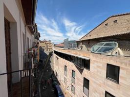 Se alquila apartamento en Casco Antiguo del 1 Septiembre al 30 de Junio photo 0