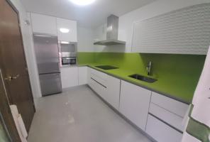 Venta apartamento en Mendillorri alto , 2 habitaciones, 1 baño , garaje y trastero. Mejoras . photo 0