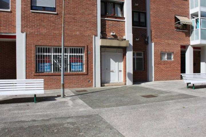 SE ALQUILA LOCAL COMERCIAL EN MENDEBALDEA photo 0
