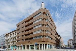 Ekiser vende gran piso en el centro de Pamplona en el Primer Ensanche photo 0
