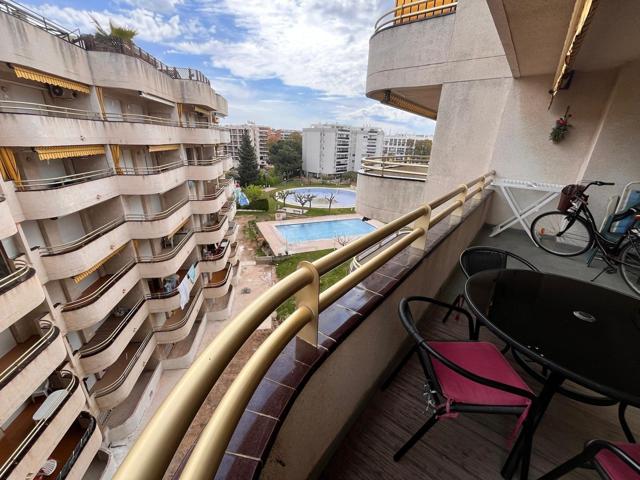 APARTAMENTO DE 2 DORMITORIOS CON VISTA A LA PISCINA Y PARKING GRANDE. ED. SEVILLA. photo 0