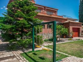 🔥 Vive el Mediterráneo como siempre soñaste 🔥 A solo 250 m del Paseo Marítimo y con todos los servicios a la puerta, chalet señorial de 427 m² en pleno corazón de Calafell. photo 0