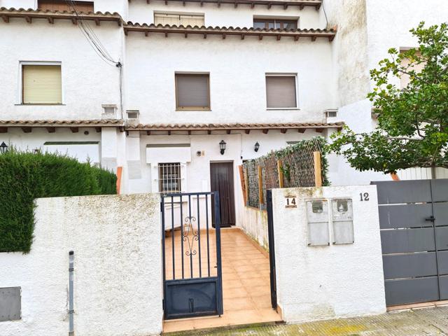 🏡 Casa Adosada en Venta en Sant Salvador, El Vendrell - ¡Oportunidad a pocos metros de la playa! 🏖 photo 0