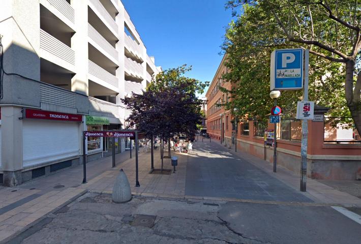🚗 Se vende amplia plaza de garaje en Vilafranca del Penedès – Calle del Carmen, nº 8 🏙️ photo 0