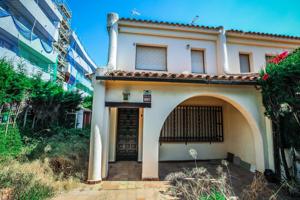 🏡 Casa adosada lateral con jardín en Calafell Poble – ¡Ideal para familias! photo 0
