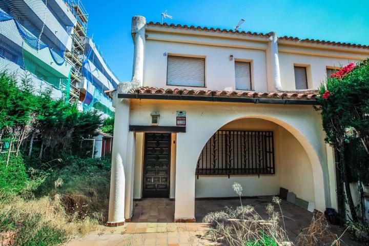 🏡 Casa adosada lateral con jardín en Calafell Poble – ¡Ideal para familias! photo 0
