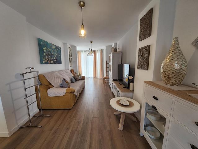 Apartamento totalmente reformado de 2 dorm en Rincón De Loix !! photo 0