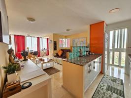 PRECIOSO PISO DE DOS DORMITORIOS, DOS BAÑOS Y URBANIZACIÓN EN LEVANTE. photo 0