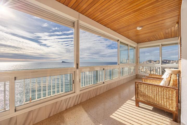 Exclusivo apartamento en primera línea de Levante con vistas panorámicas al mar. photo 0