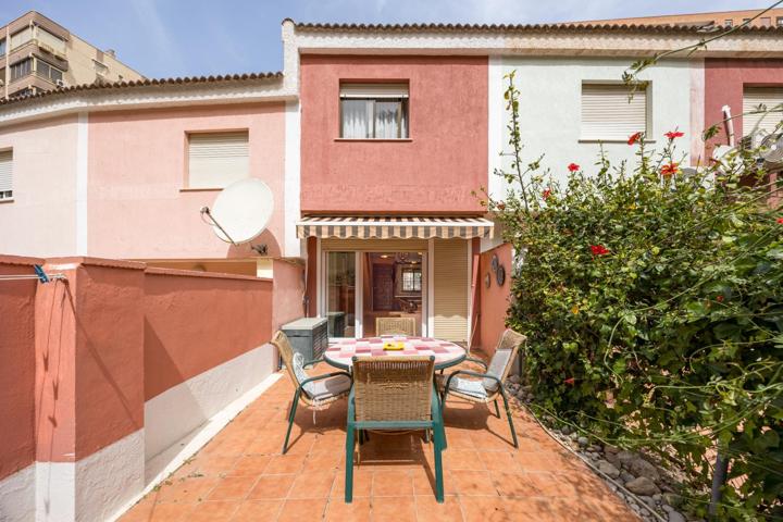 ¡¡Bungalow en zona de Poniente a 100 metros de la playa Poniente!! photo 0