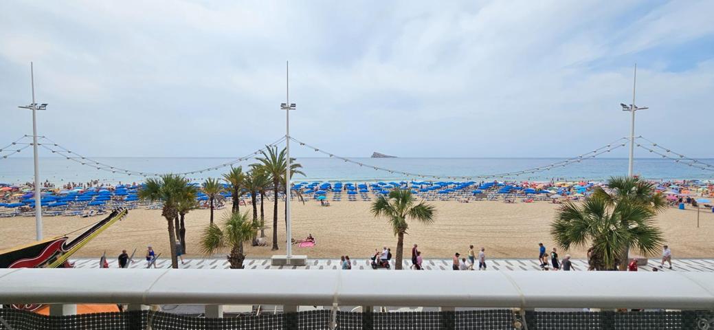 Piso frontal al mar en Levante: amplio, reformado y con vistas espectaculares photo 0