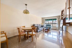 Disfruta de un magnifico piso en Benidorm en la zona de Levante de 2 dormitorios con Urbanización con Piscina photo 0