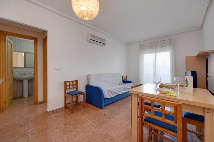 Venta de Apartamento en Torrevieja con piscina comunitaria photo 0