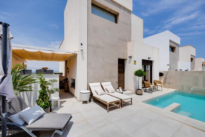 En Venta Villa Independiente seminueva, Ciudad Quesada Rojales - Alicante photo 0