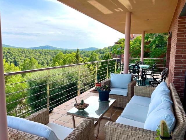 Casa en Begues Park con parcela de 820 m2 photo 0