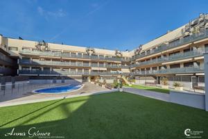 Planta baja con amplia terraza a solo 400mts de la playa de Calafell (Urb Bonavista Mar) photo 0