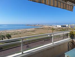 Exclusiva propiedad en primera línea de mar con vistas panorámicas photo 0