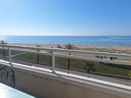 Exclusiva propiedad en primera línea de mar con vistas panorámicas photo 0