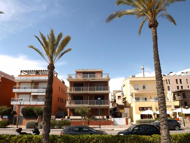 Exquisito apartamento en primera línea lateral al Mar photo 0