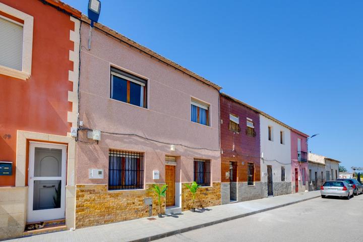 OPORTUNIDAD!!! CASA ENORME CON PATIO Y ALMACÉN photo 0