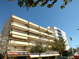 Apartamento ubicado en rigurosa 2ª línea de playa photo 0