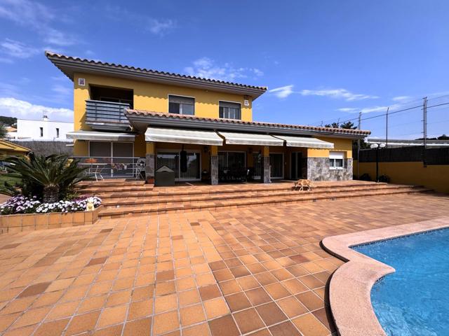 Unifamiliar En venta en Platja Calafell, Calafell photo 0