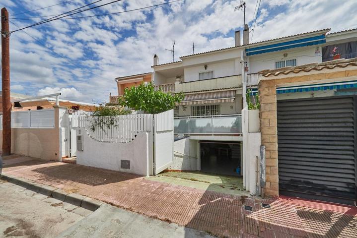 CASA PAREADA EN CUNIT photo 0